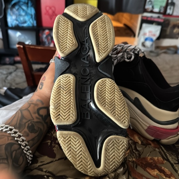 BALENCIAGA triple s sneakers - Picture 2 of 3